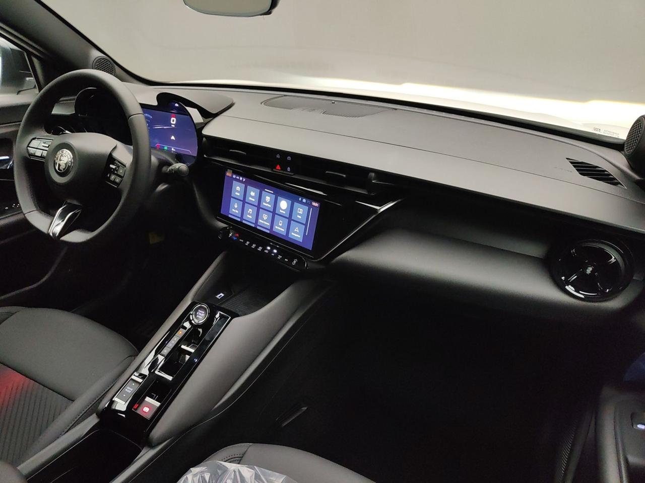 ALFA ROMEO Junior 1.2 HYBRID 145CV Q4