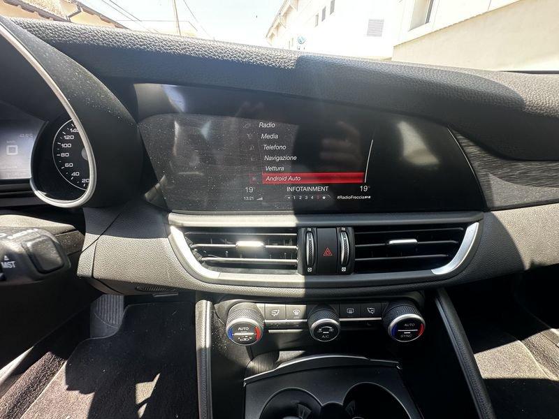 Alfa Romeo Giulia 2.2 Turbo AT8 160CV Business