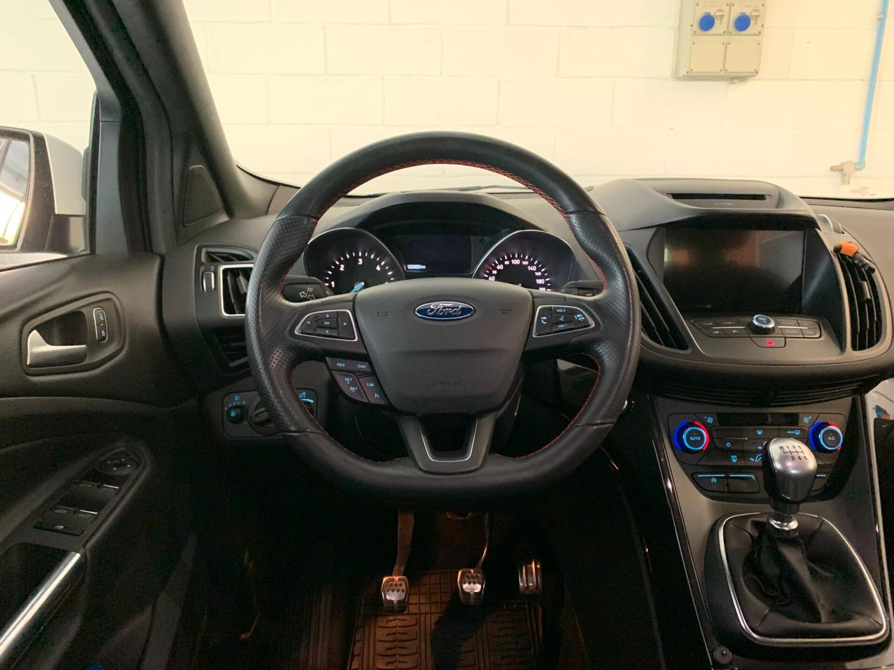 Ford Kuga 1.5 TDCI 120 CV S&S 2WD ST-Line