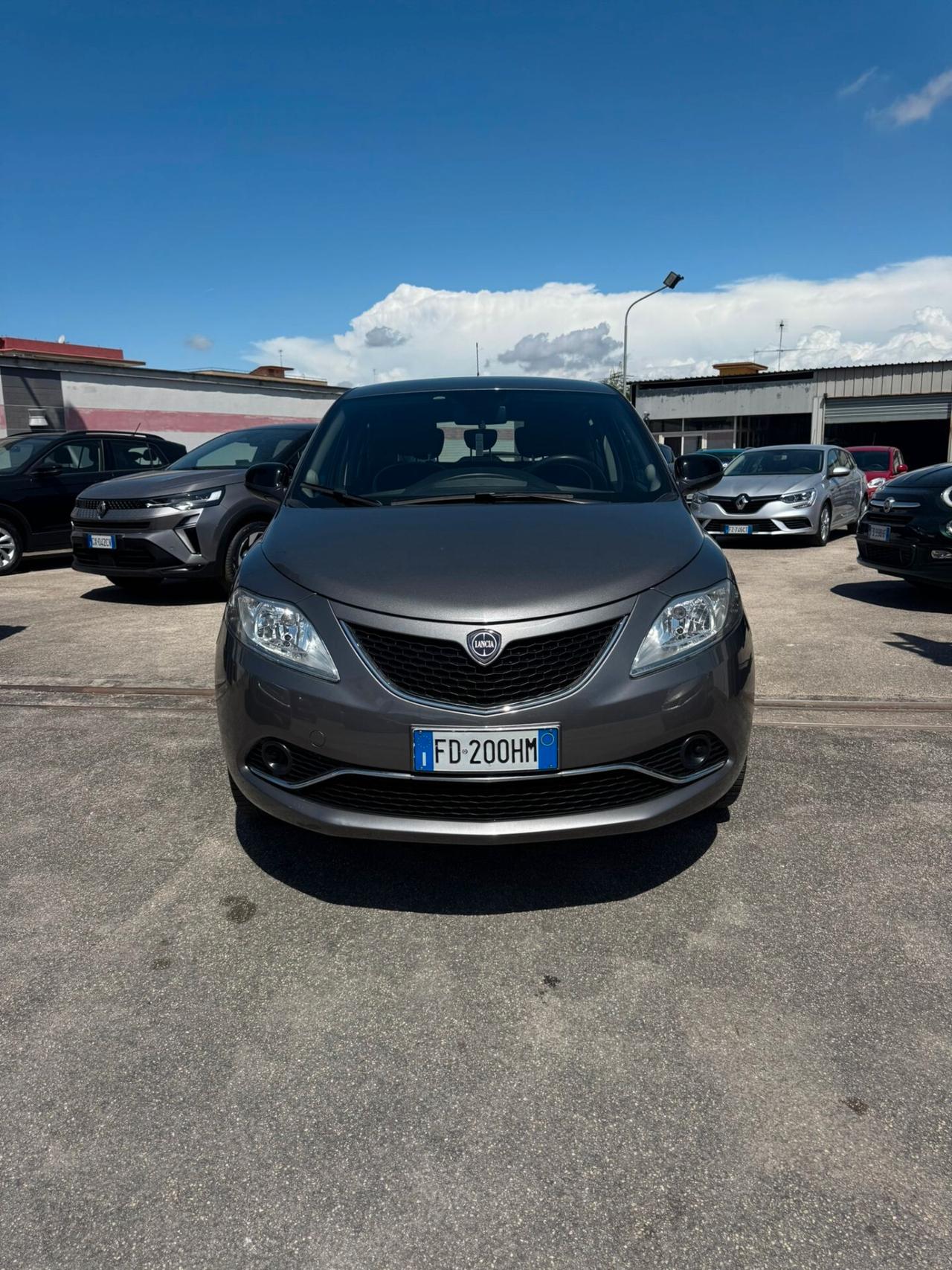 Lancia Ypsilon 1.2 69 CV 5 porte Gold