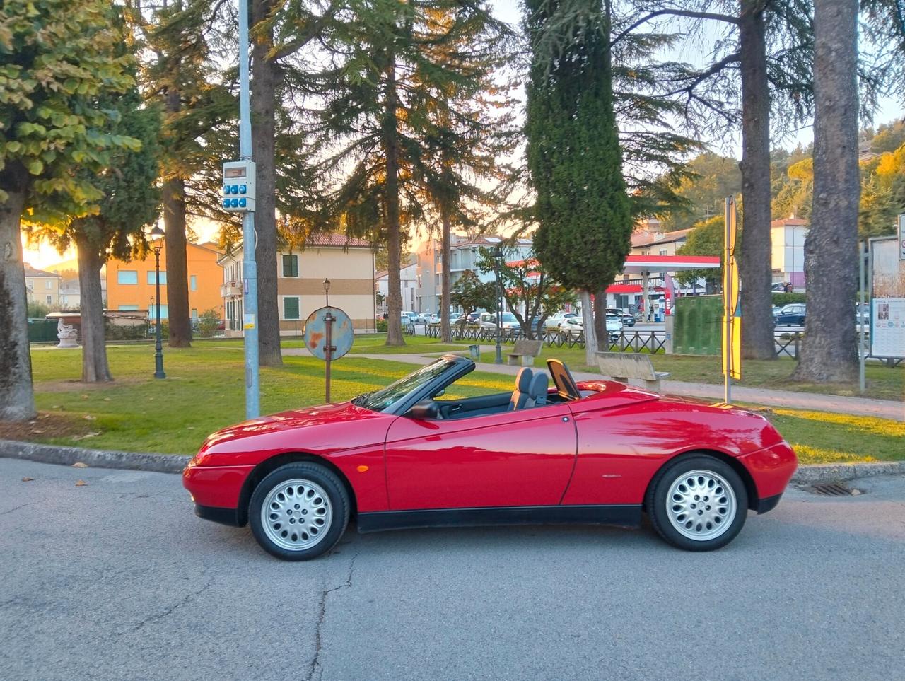Alfa Romeo Spider 916