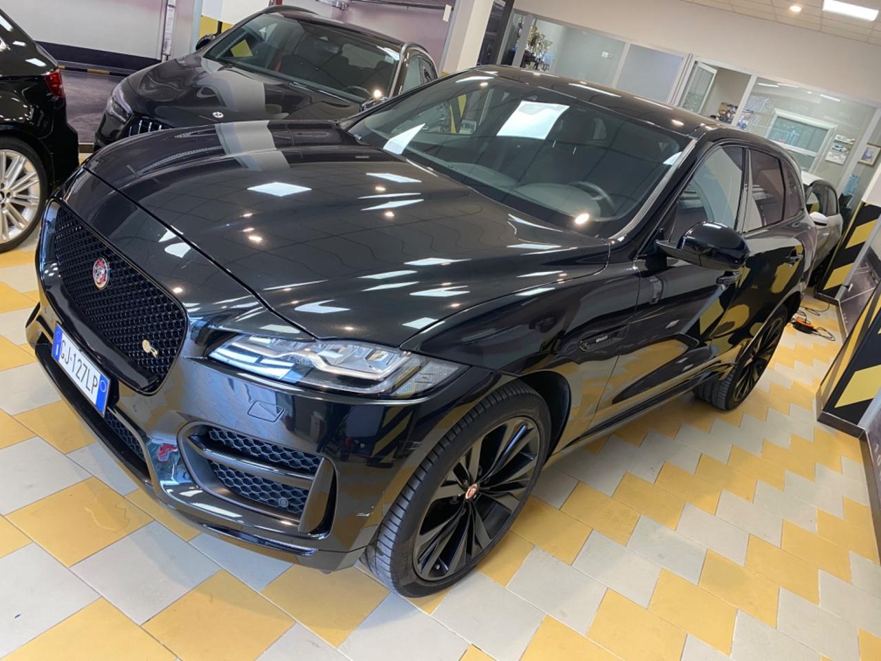 Jaguar F-Pace 3.0 D V6 300 CV AWD aut. R-Sport