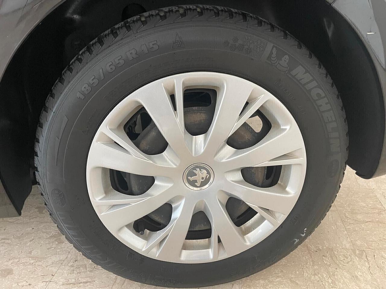 PEUGEOT 208 BlueHDI 75 CV 5 PORTE ALLURE