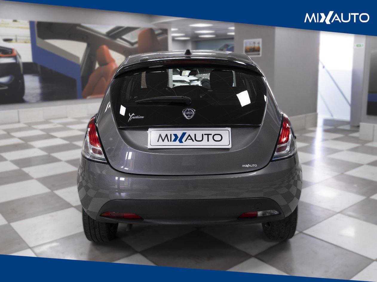 Lancia Ypsilon 1.0 Firefly Hybrid Silver 70CV 5 Porte
