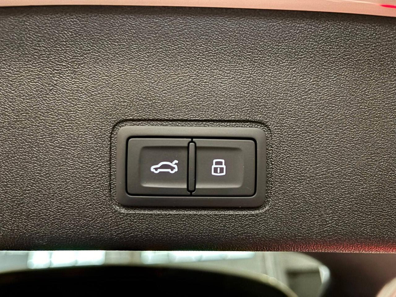 Audi Q3 35 TDI S tronic line edition//*