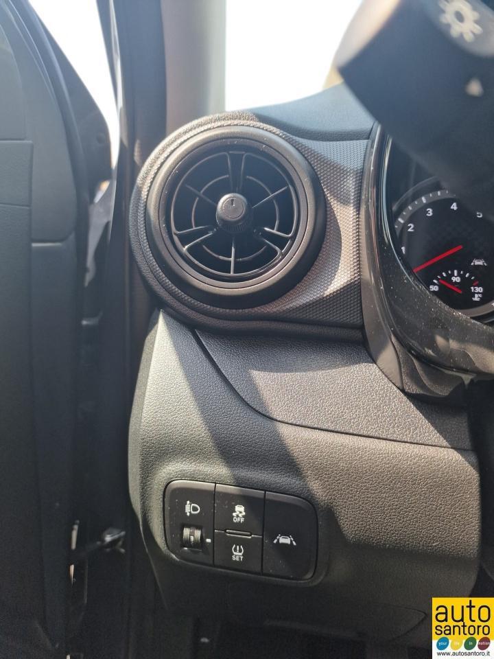 HYUNDAI I10 1.0 TECH + CONNECT PACK