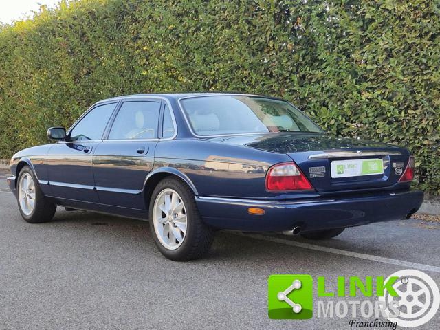 JAGUAR XJ8 4.0 V8 32V 284 CV Automatic Executive