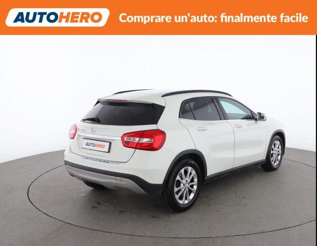 MERCEDES-BENZ GLA 180 d Business
