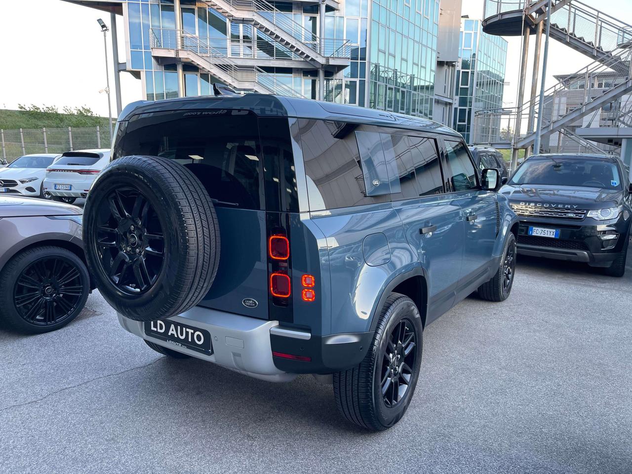 Land Rover Defender Defender 110 3.0d i6mhev HSE awd 250cv 6 POSTI