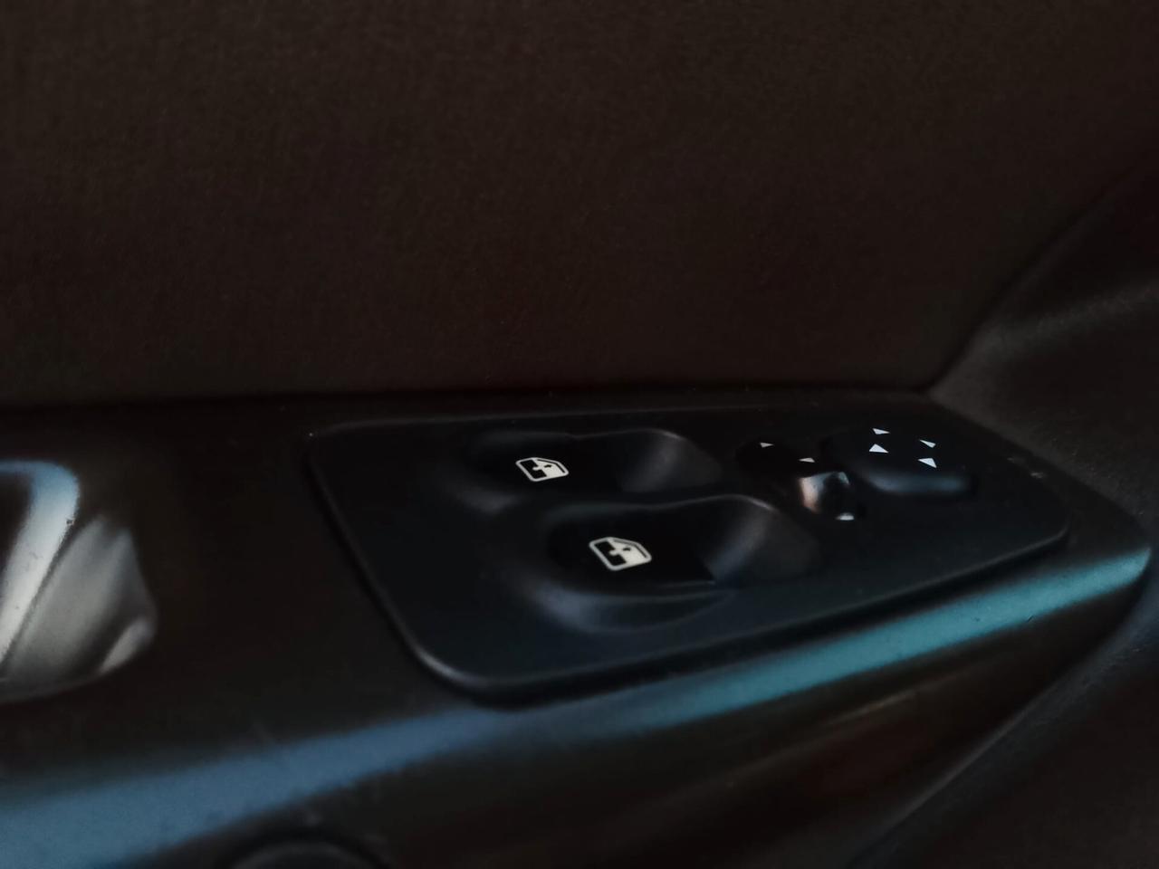 Lancia Ypsilon 1.2-GPL-NEOPAT-2008