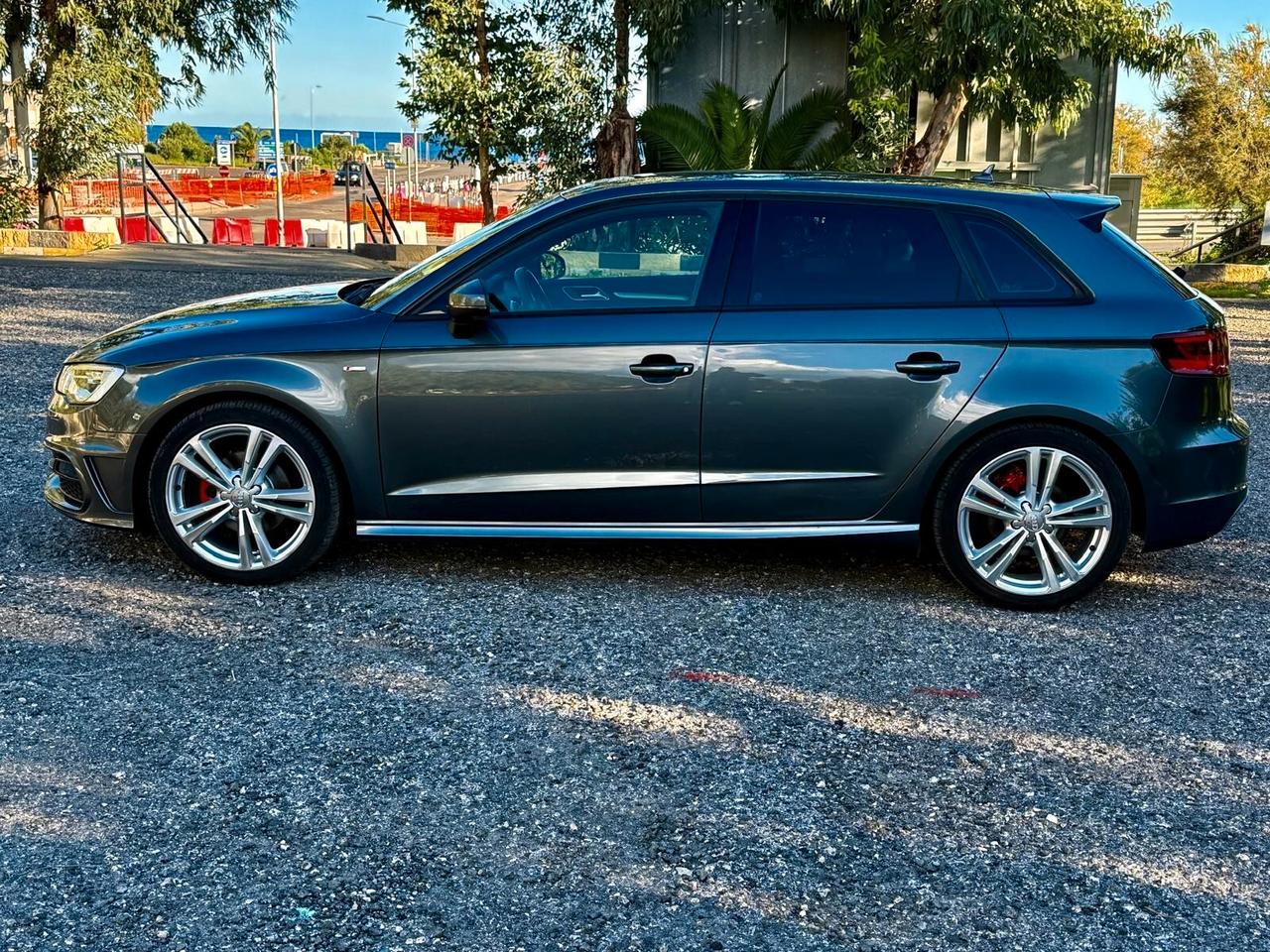 AUDI A3 1.6 TDI 110 CV S TRONIC S LINE EDITION