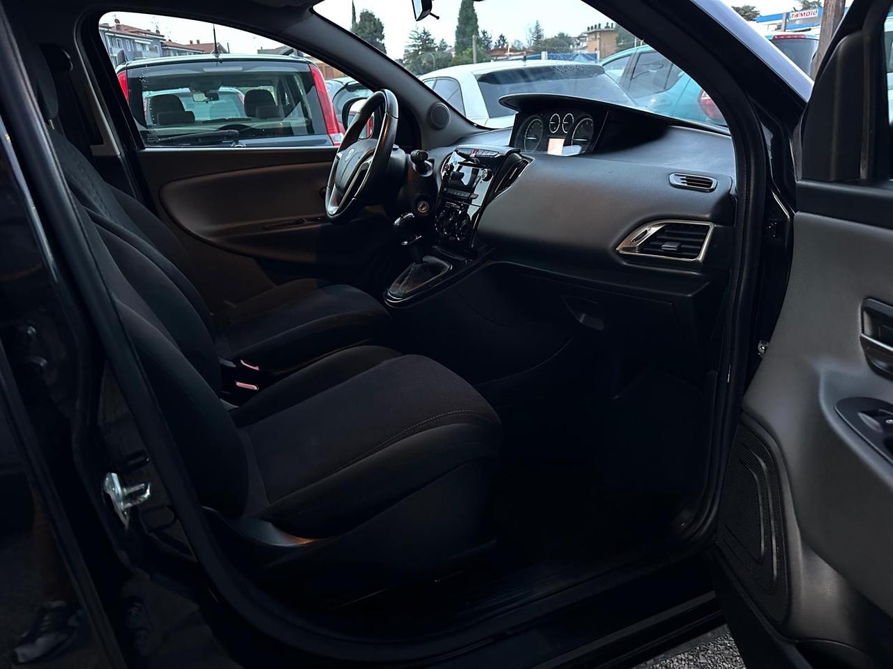 Lancia Ypsilon 1.2 69 CV 5 porte GPL Ecochic Gold