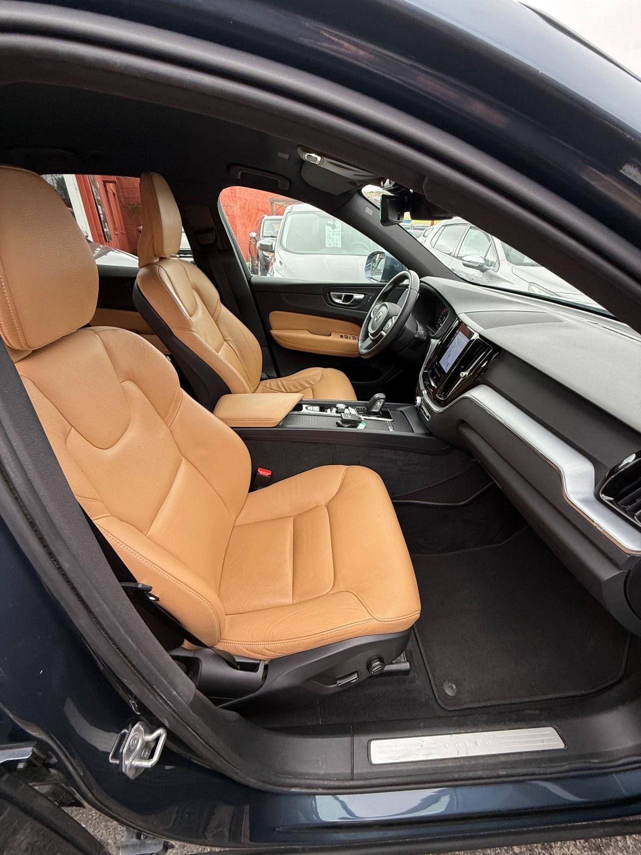 XC60 AWD Geartronic Business-unipro-rate-iva ESP -