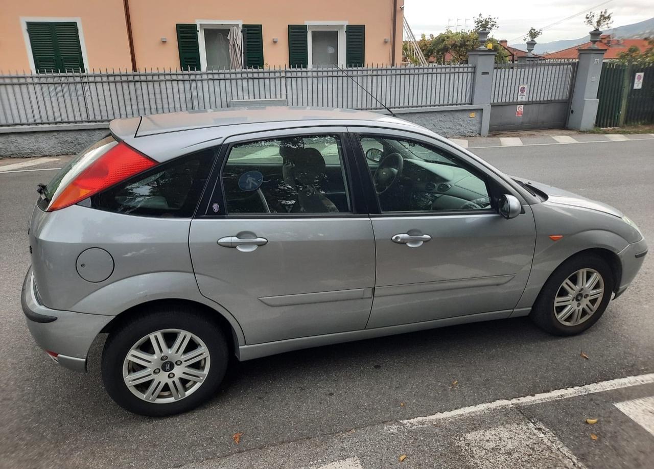 Ford Focus 1.6i 16V cat SW Ghia