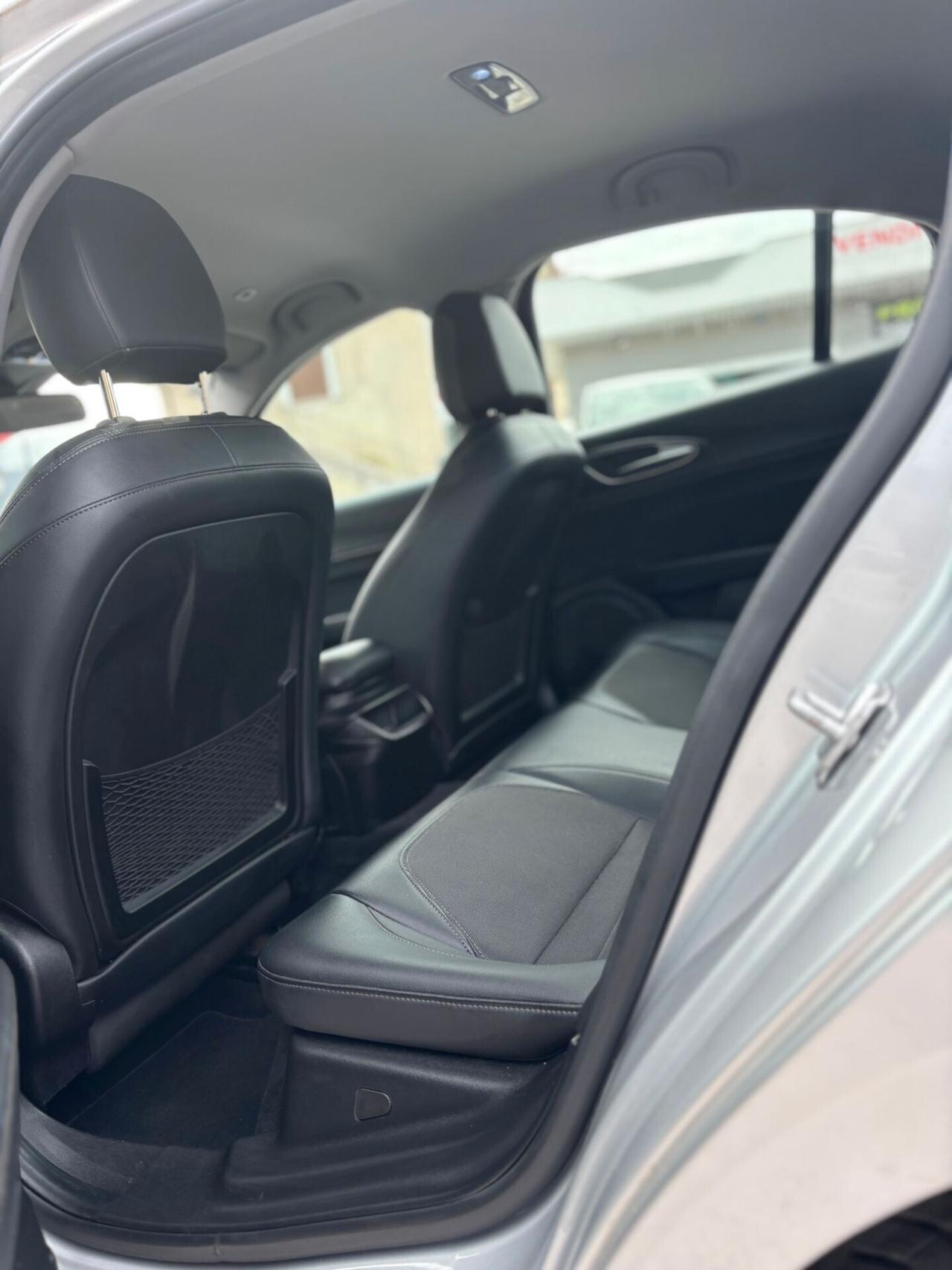 Alfa Romeo Giulia 2.2 Turbodiesel 160 CV XENON LED PELLE VELOCE