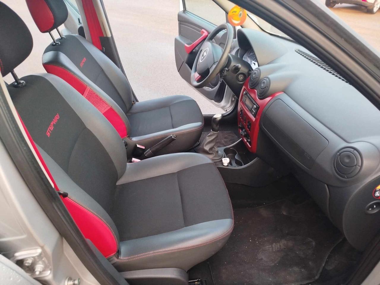 Dacia Sandero 1.5 dCi 75CV Embleme