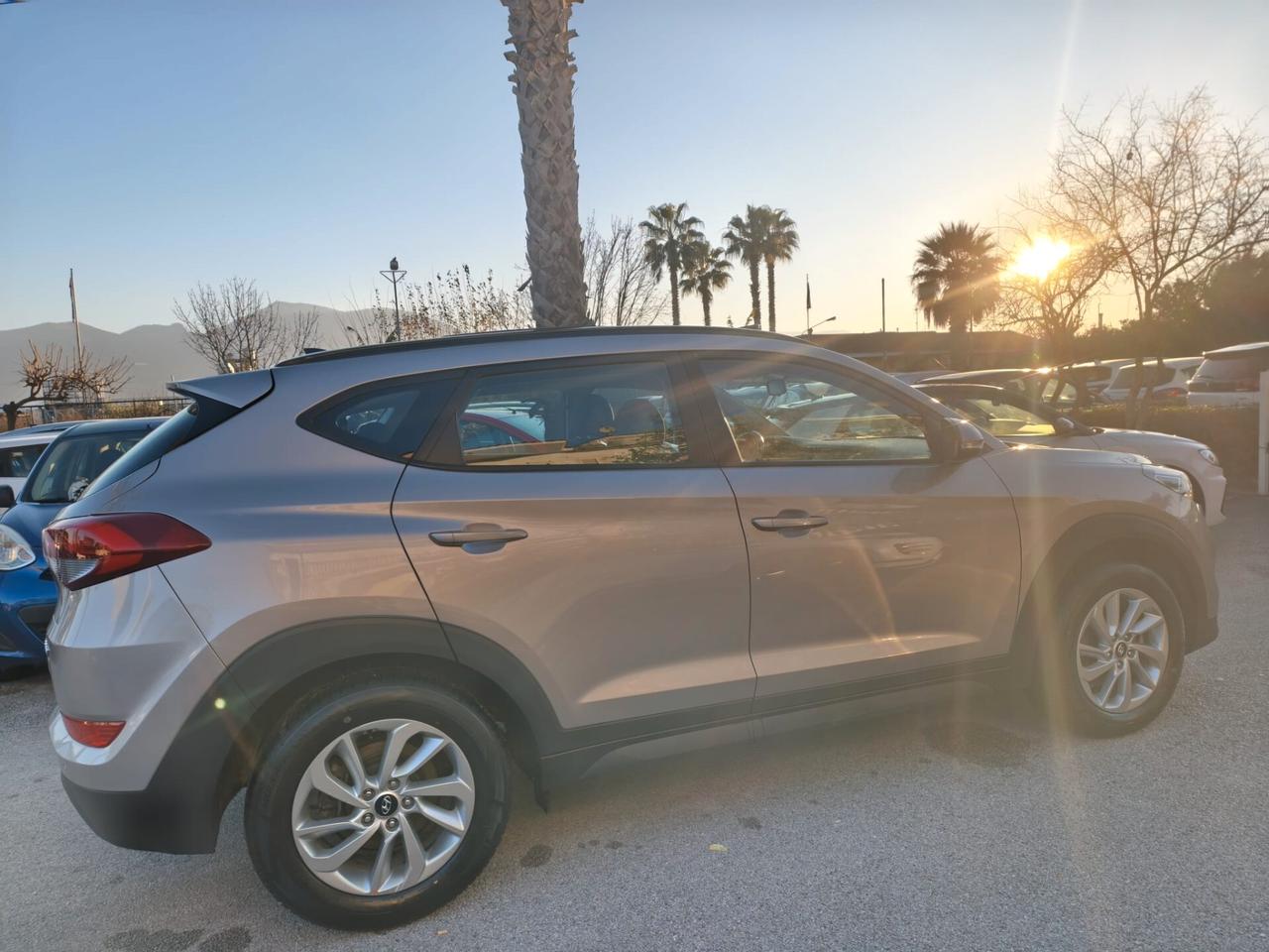 HYUNDAI TUCSON 1.6CRDI 116CV XTECH TETTO APRIBILE