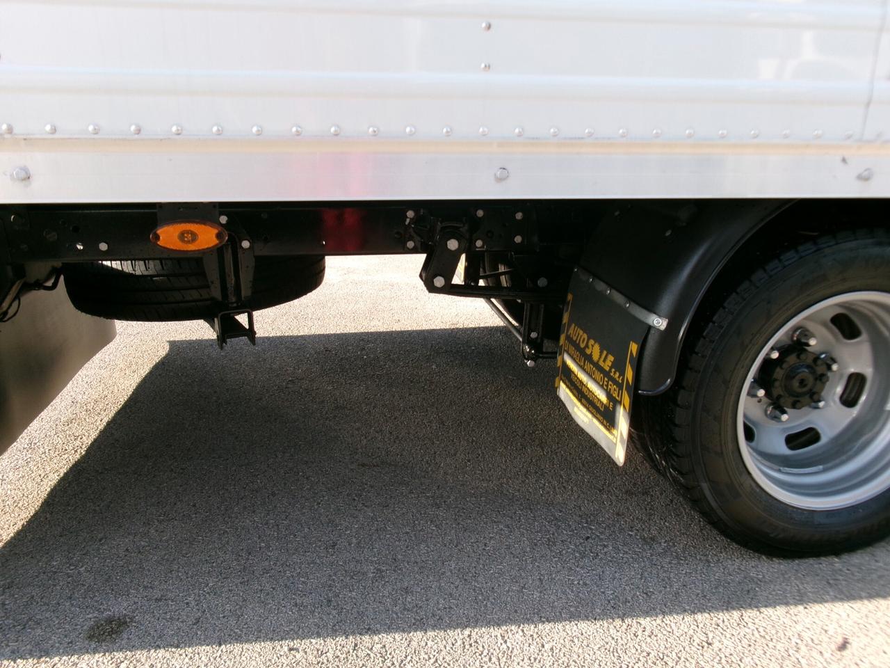 Iveco Daily 35C18 3000 180CV FURGONE IN LEGA NIDO D'API 4.40M