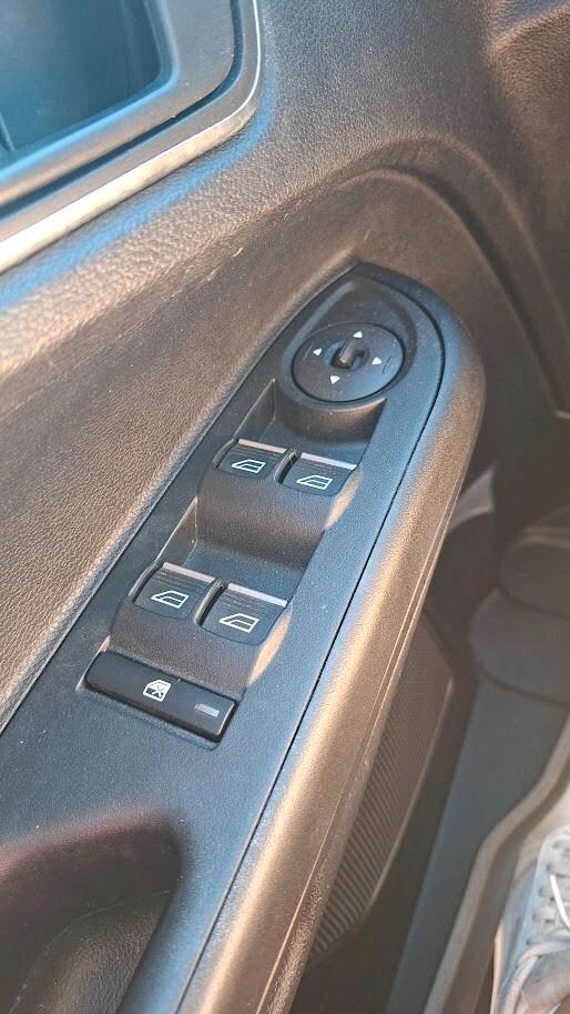 Ford B-Max 1.4 90 CV GPL di serie 2017