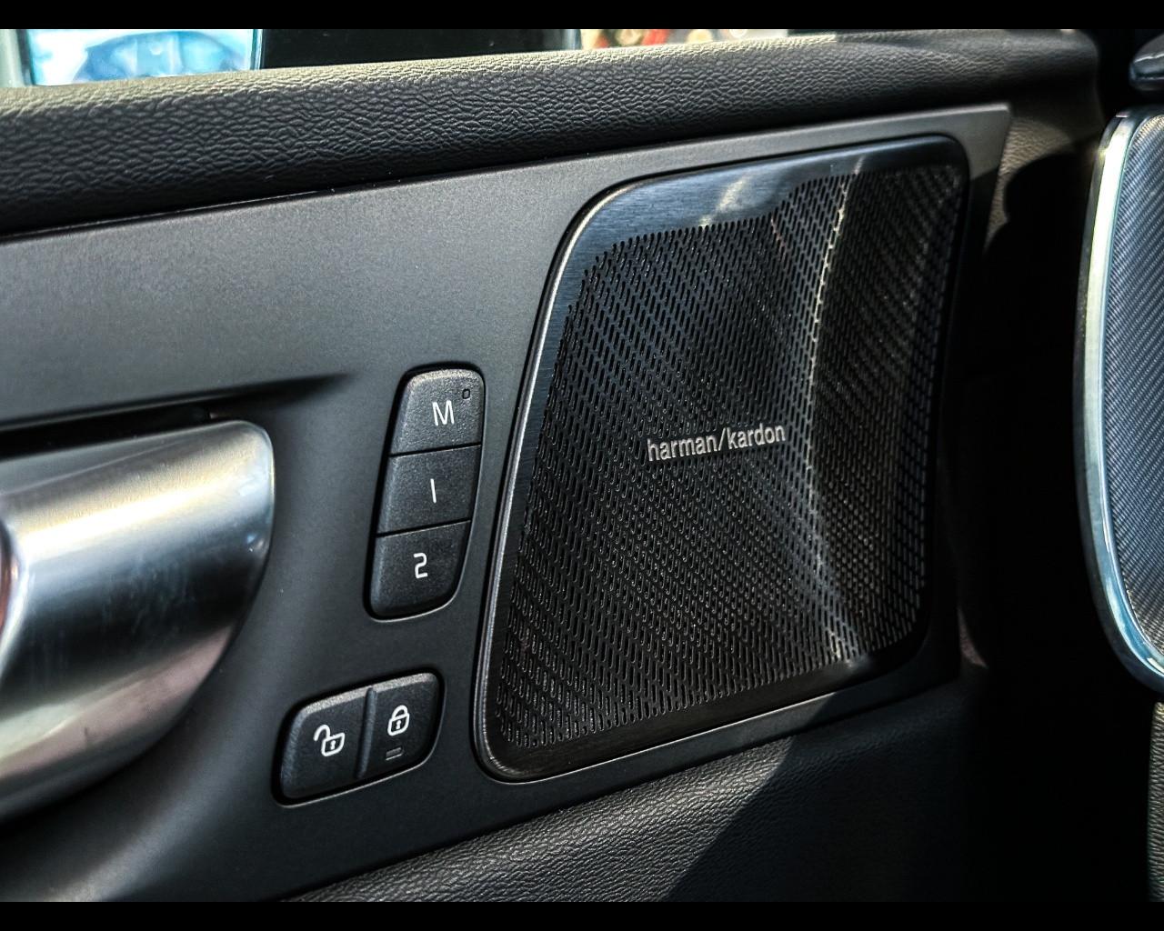 VOLVO XC60 Ultra Black Edition T6 AWD AUT