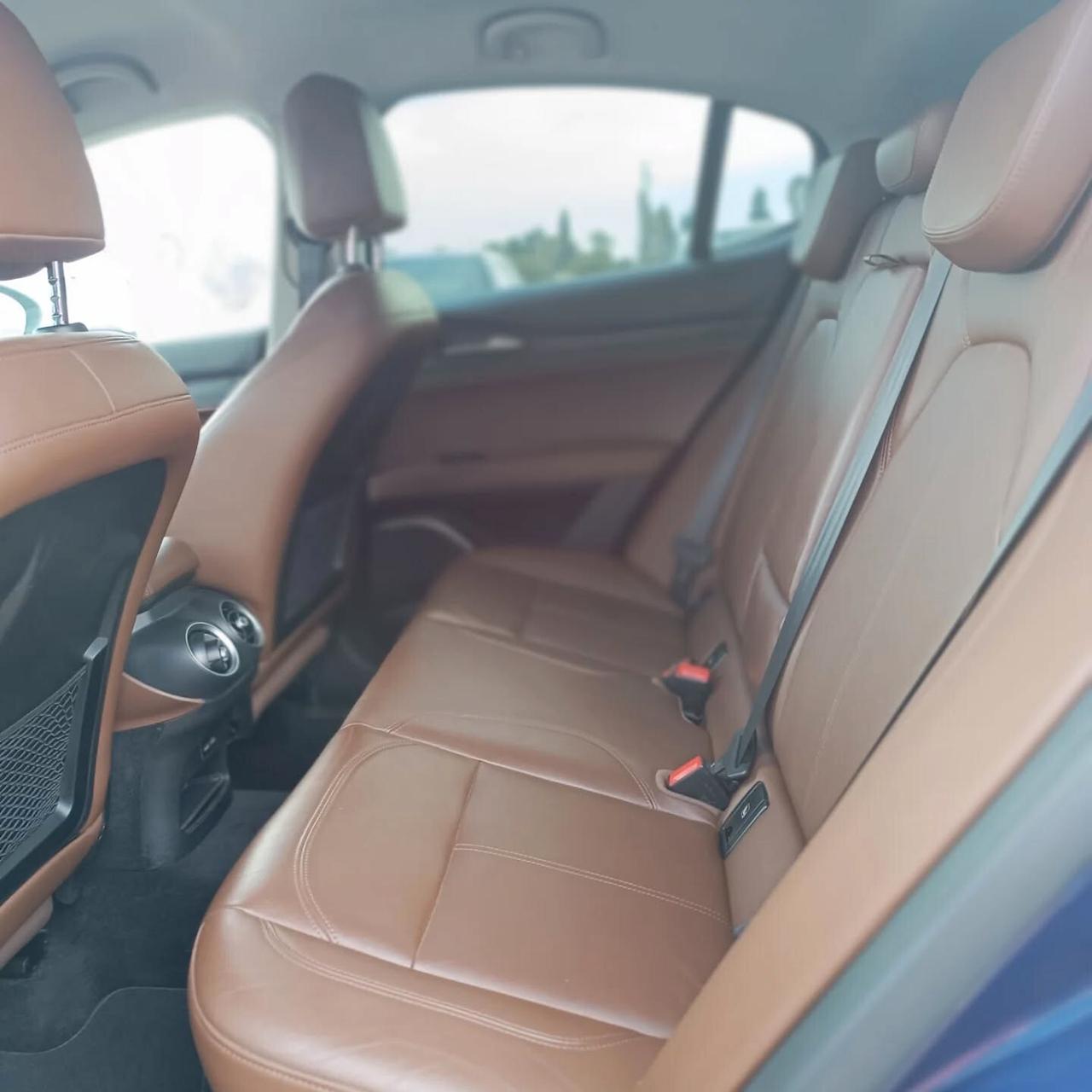 Alfa Romeo Stelvio Q4 210CV