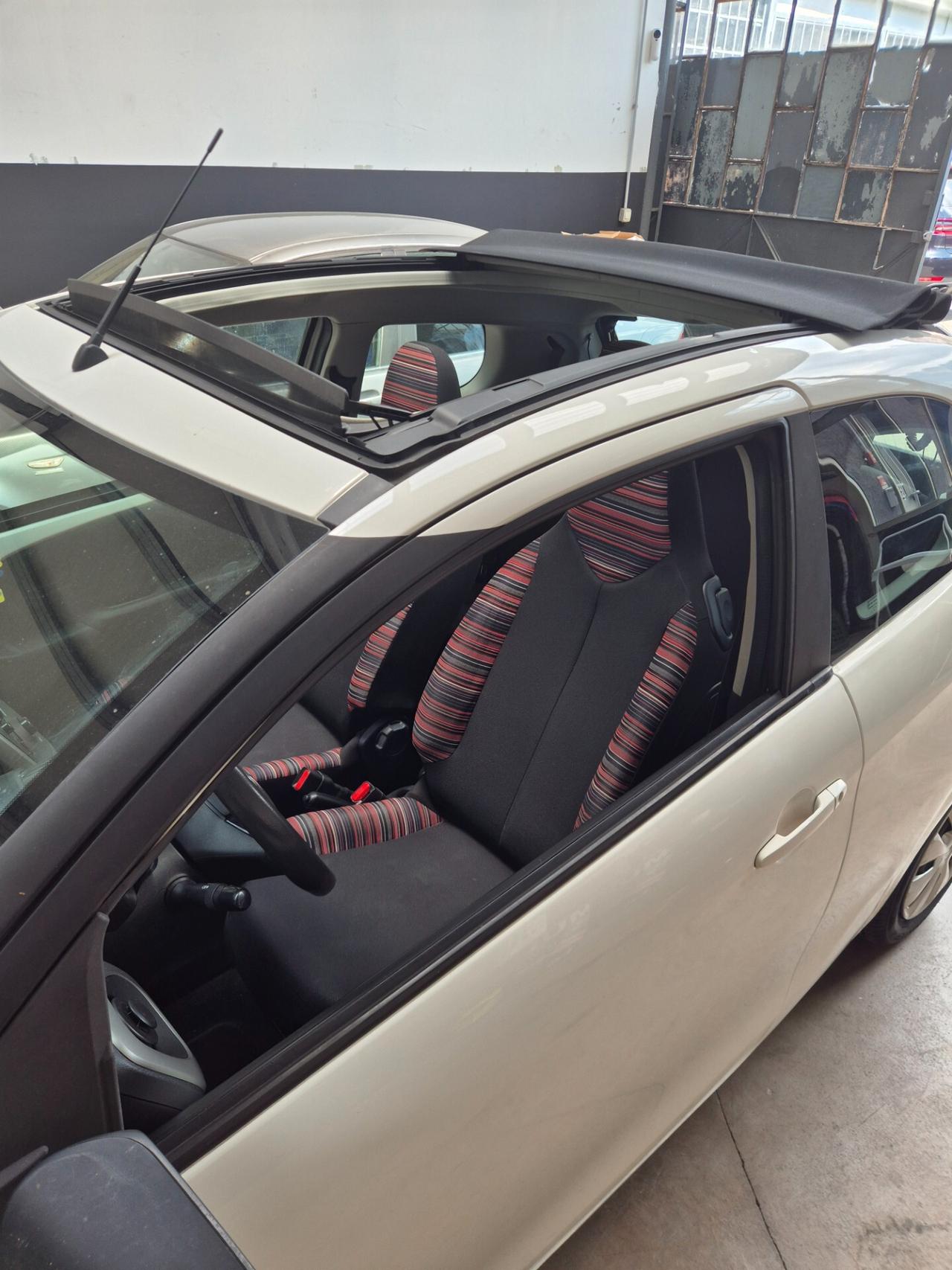 Citroen C1 cabrio benzina neo patentati