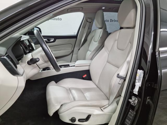 VOLVO XC60 B5 (d) AWD Geartronic Momentum Pro