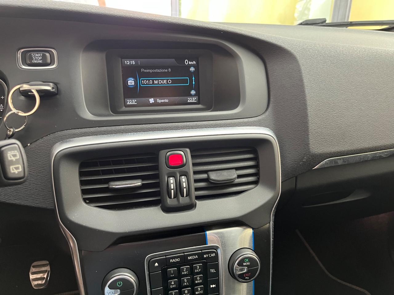 Volvo V40 D2 1.6 R-design Momentum