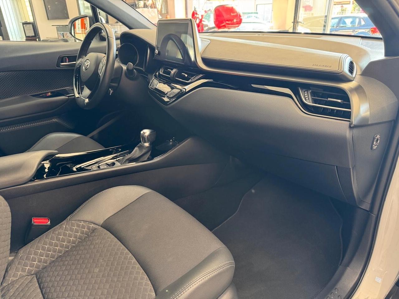 Toyota C-HR 1.8 Hybrid E-CVT Trend UNICOPROPRIETARIO SEMPRE TAGLIANDATA PARI AL NUOVO