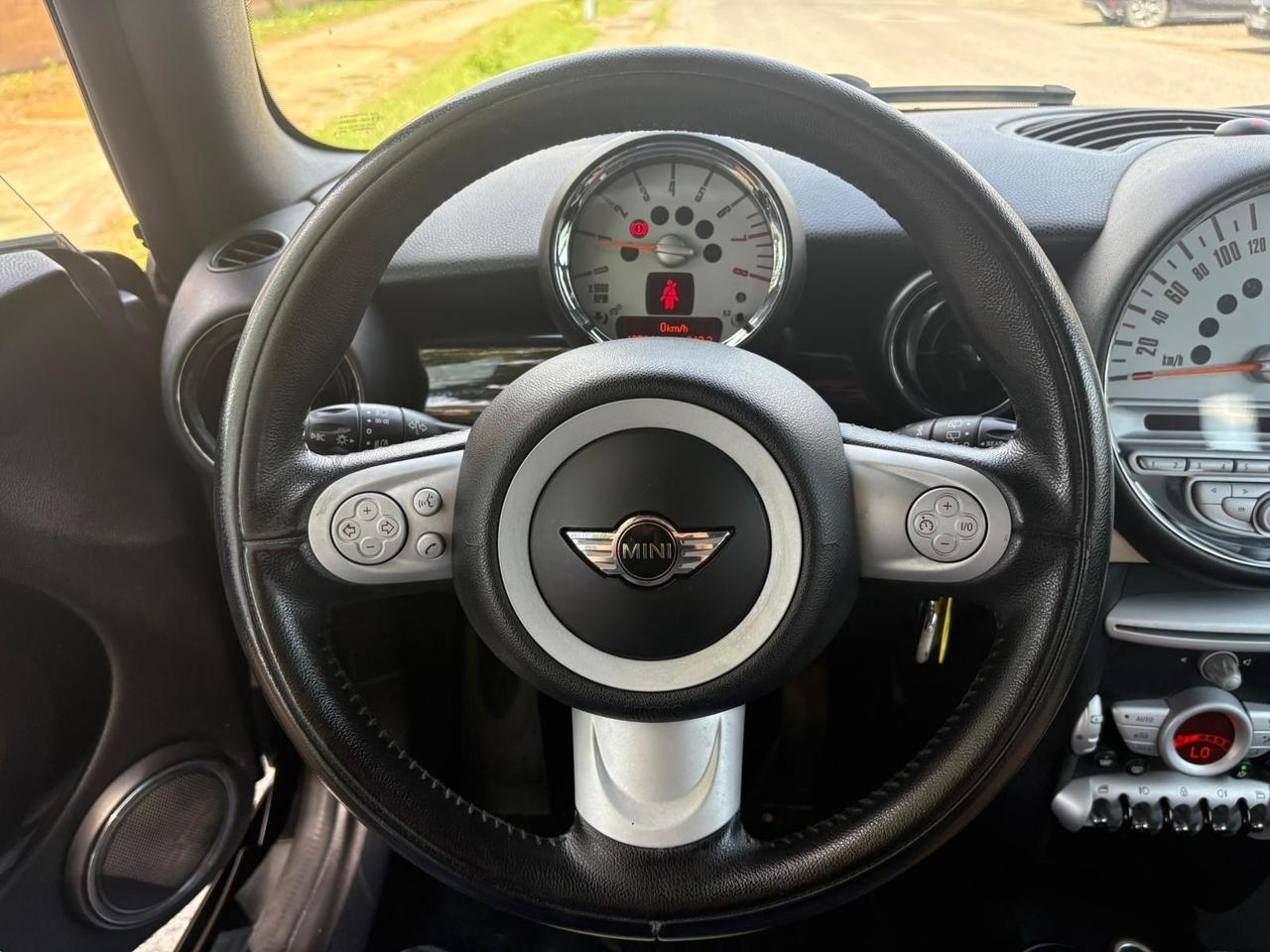 Mini 1.6 benzina 16V One (72kW) 2010 135.000 KM