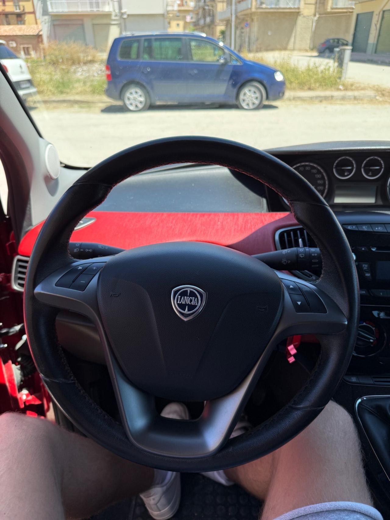 Lancia Ypsilon 1.3 MJT 16V 95 CV 5 porte S&S Silver