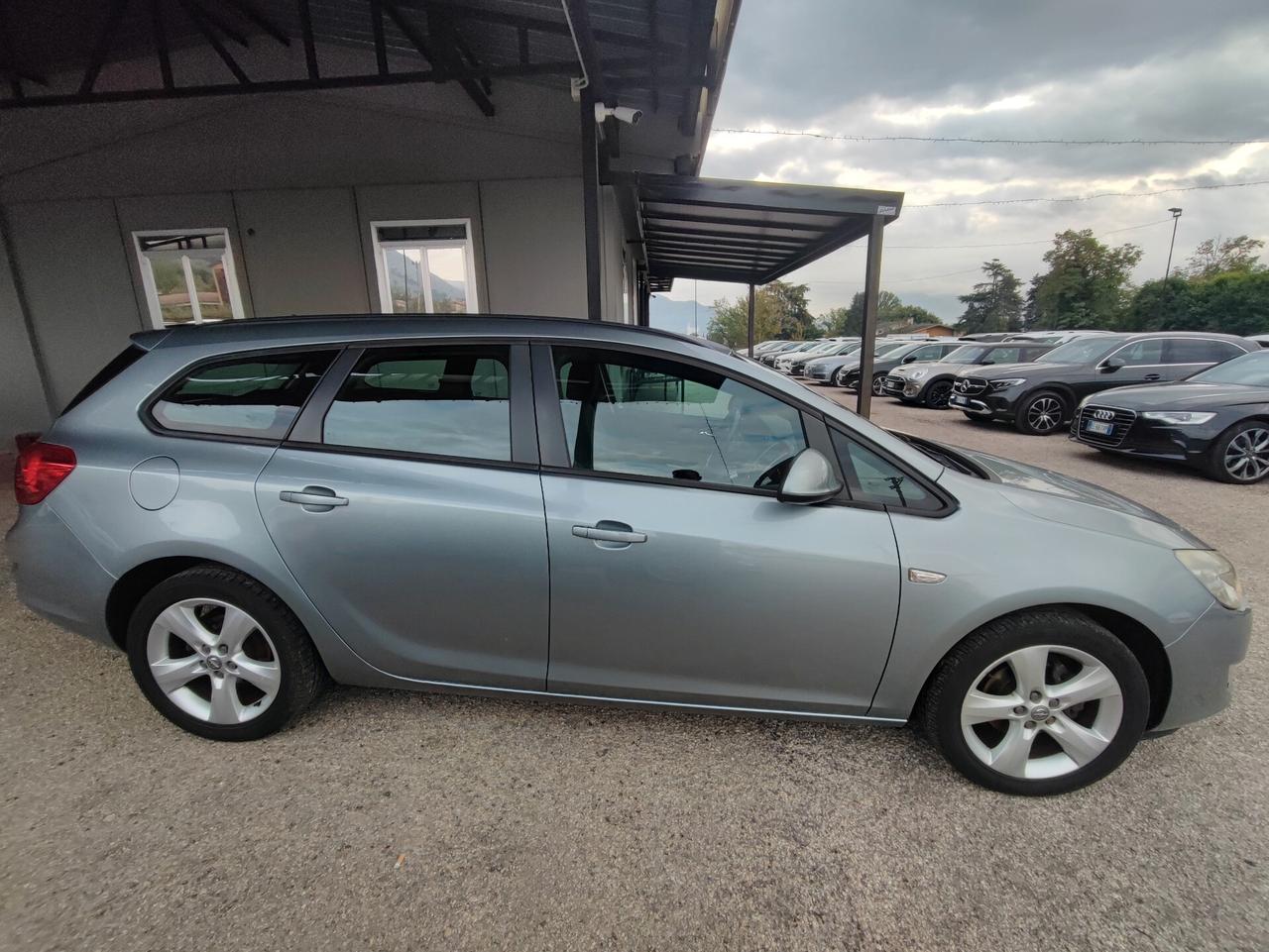Opel Astra 1.6 115CV Sports Tourer Cosmo
