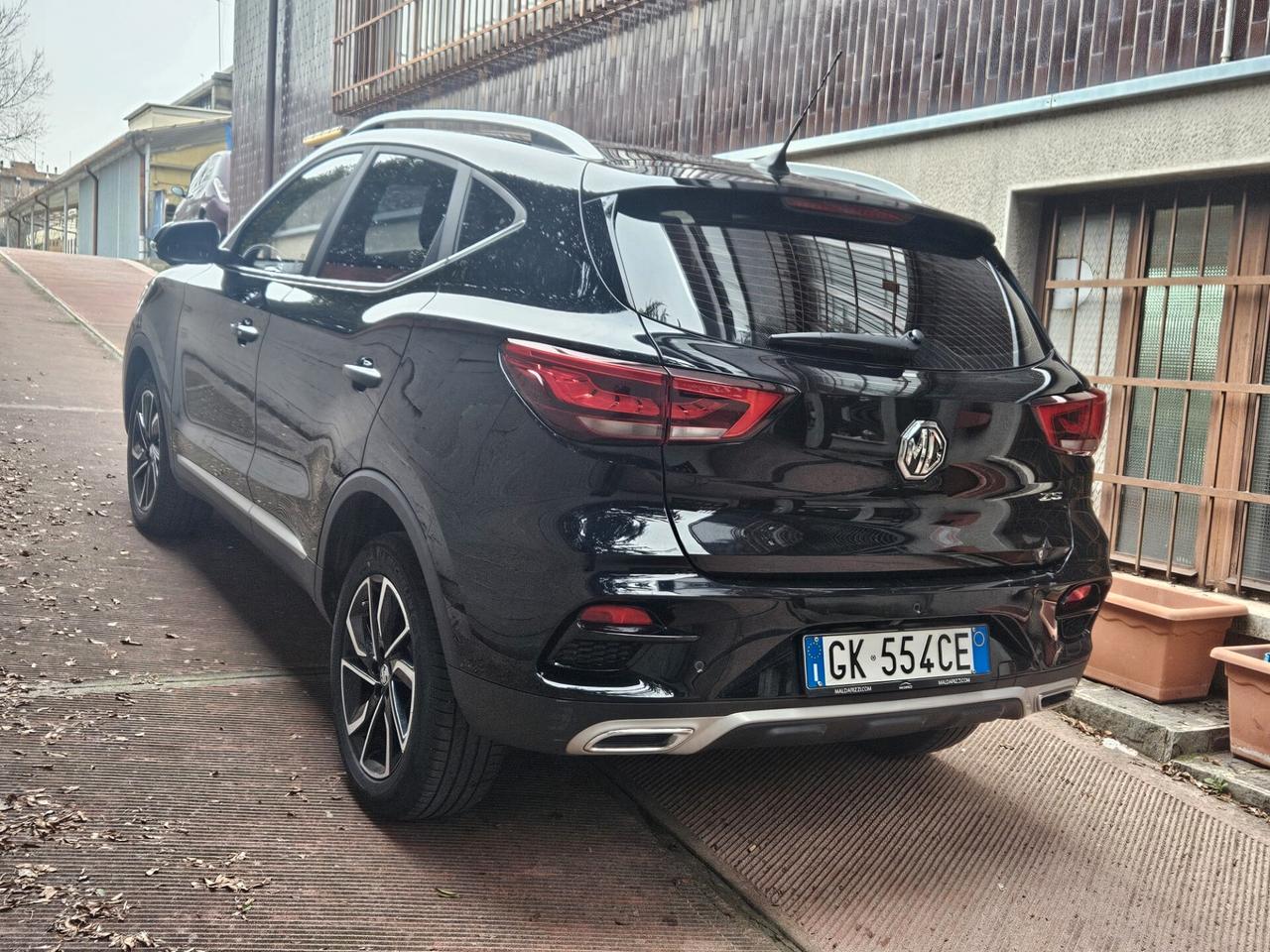 Mg ZS 1.0T-GDI Luxury - TETTO APRIBILE PANORAMICO - OK NEOPATENTATI