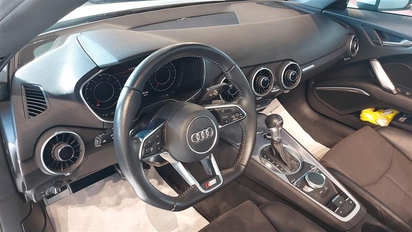 Audi TT Roadster 2.0 TFSI quattro S tronic