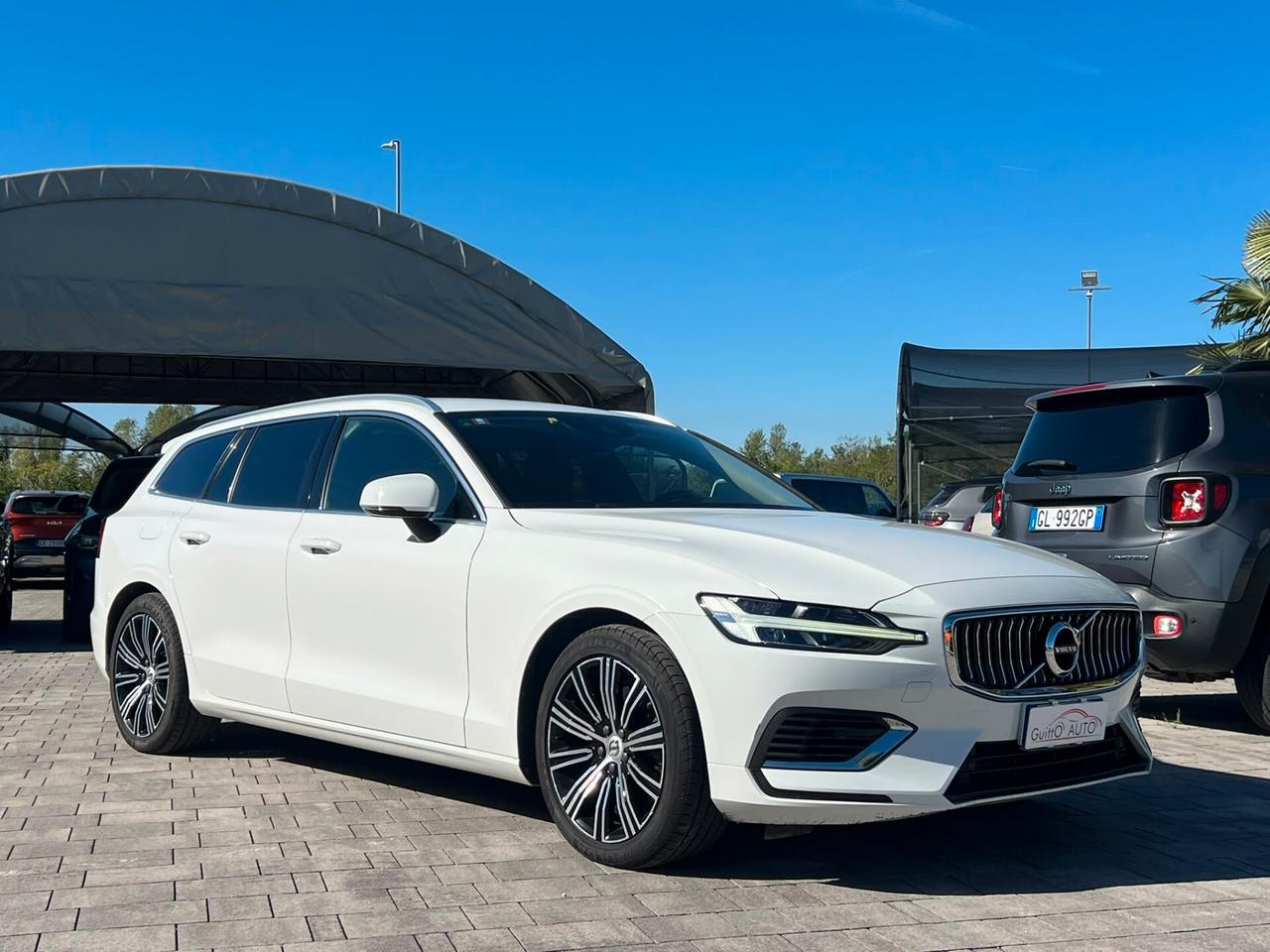 Volvo V60 T6 Recharge AWD Plug-in Hybrid Inscription