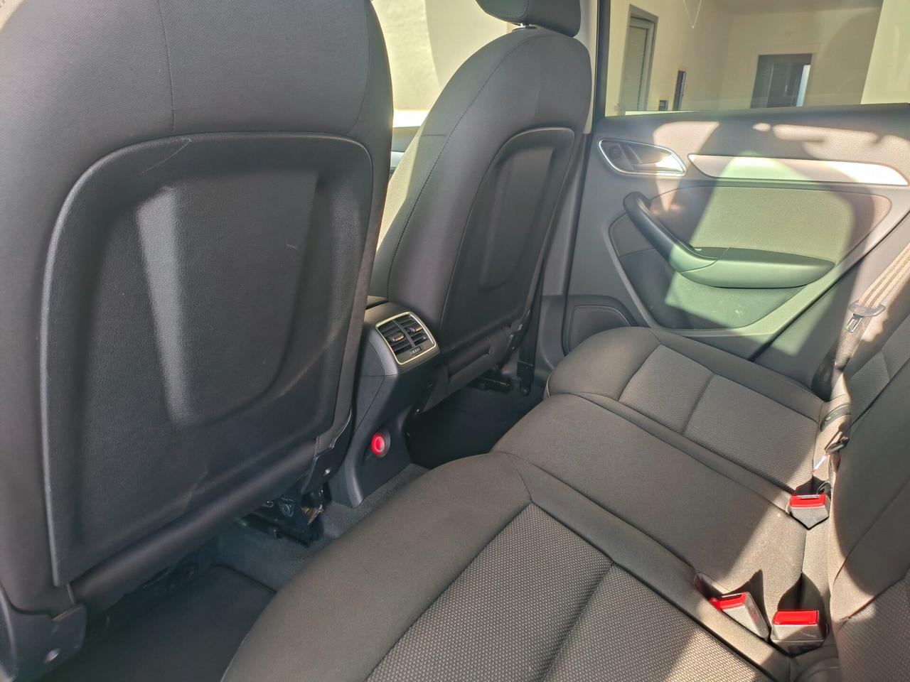 Audi Q3 35 TDI S tronic Business