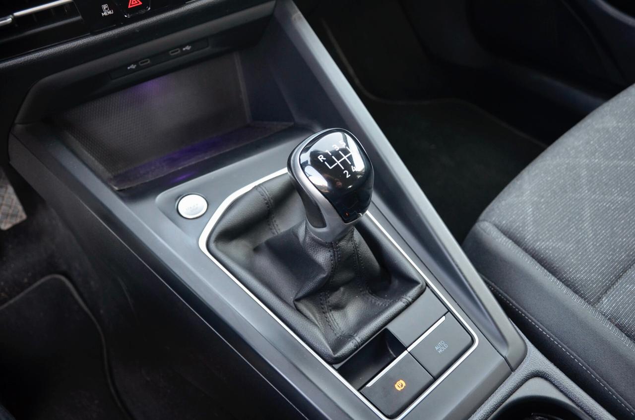 VOLKSWAGEN GOLF 1.0 TSI LIFE 110cv, UFF ITALIANA, EURO 6D, NAVI, APPLE ANDROID, LUCI AMBIENTE, PERMUTE