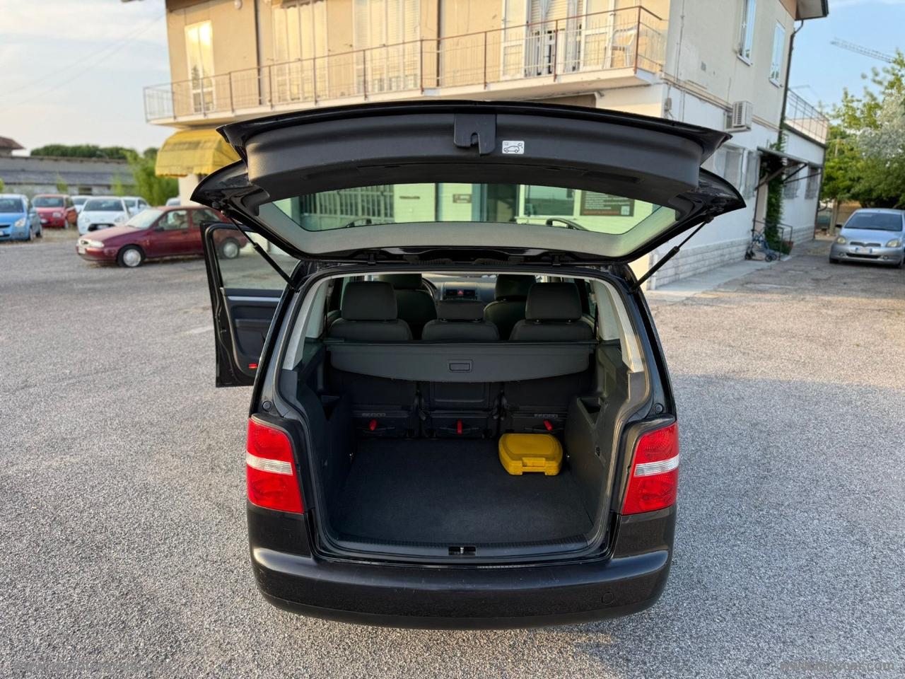 VOLKSWAGEN Touran 2.0 VAN TDI COMFORTLINE