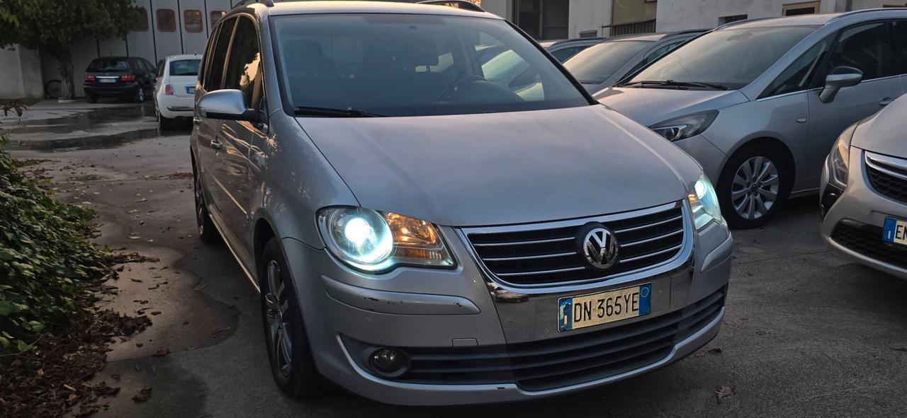 Volkswagen Touran 1.6 Trendline Bifuel G