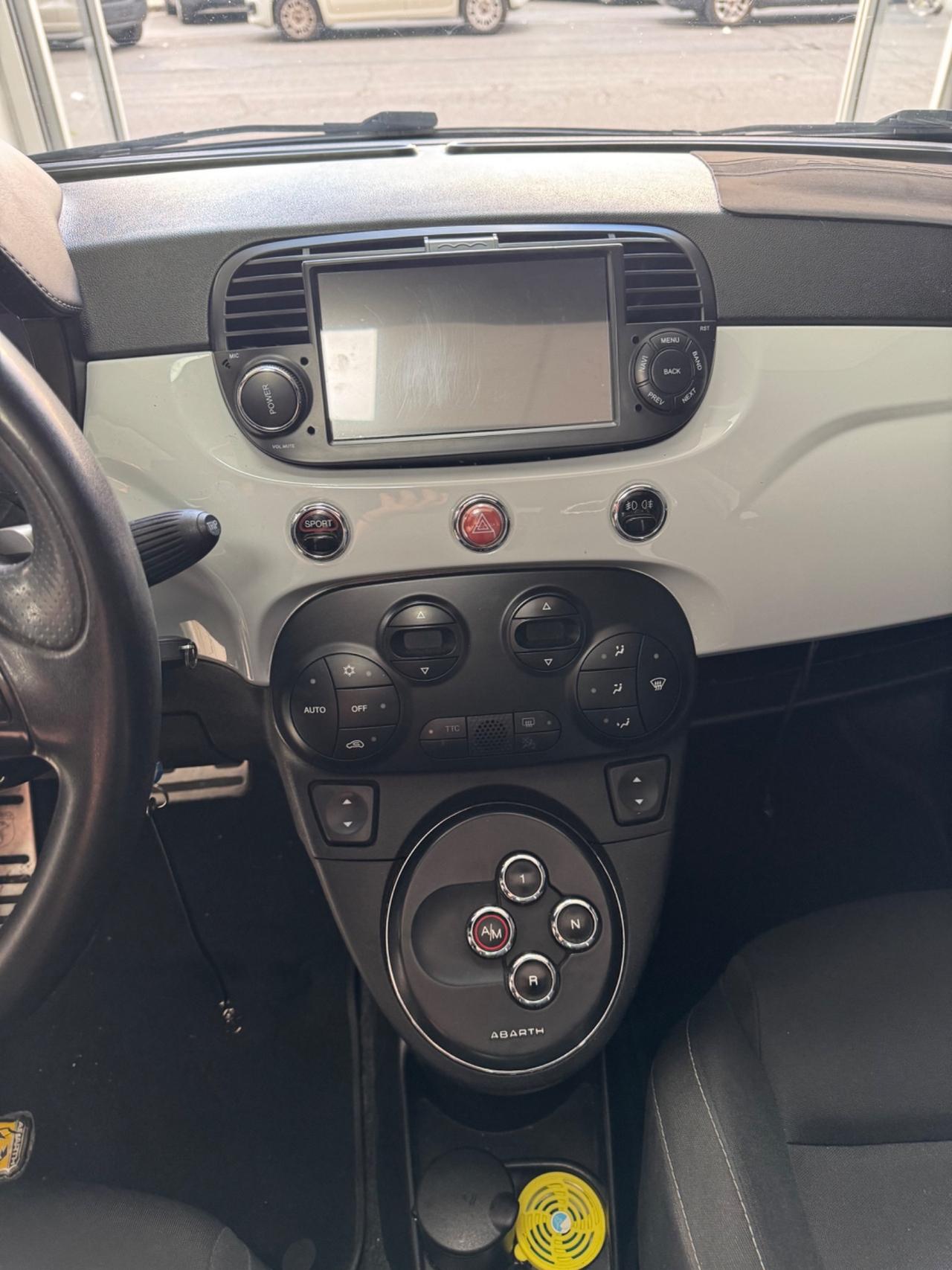 Abarth 500 C 1.4 Turbo T-Jet Custom