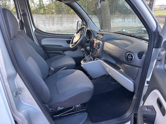 Fiat Doblò 1.6 16V Natural Power 5 posti