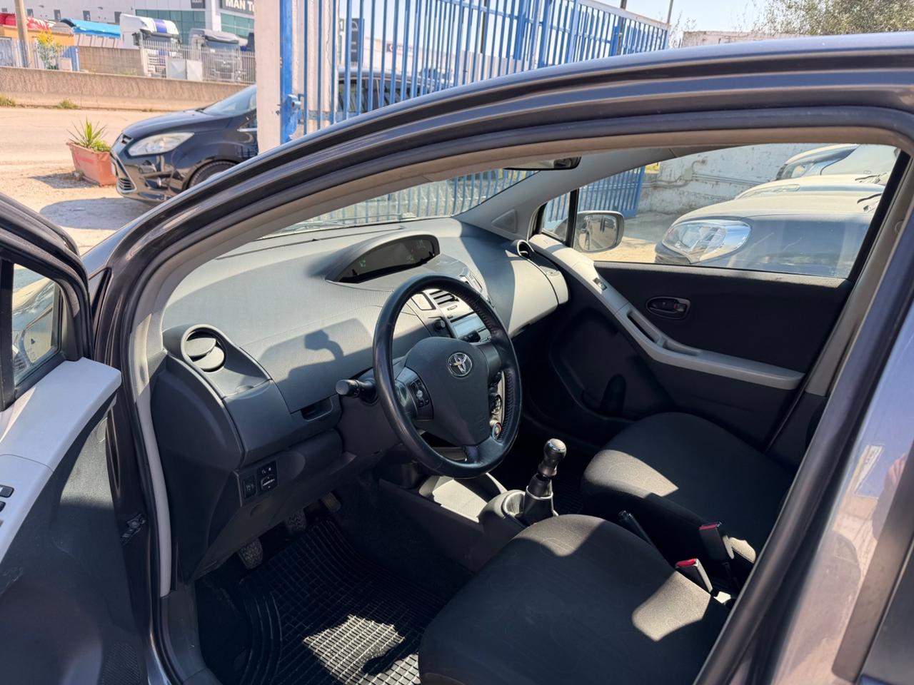 Toyota Yaris 1.0 5 porte Sol