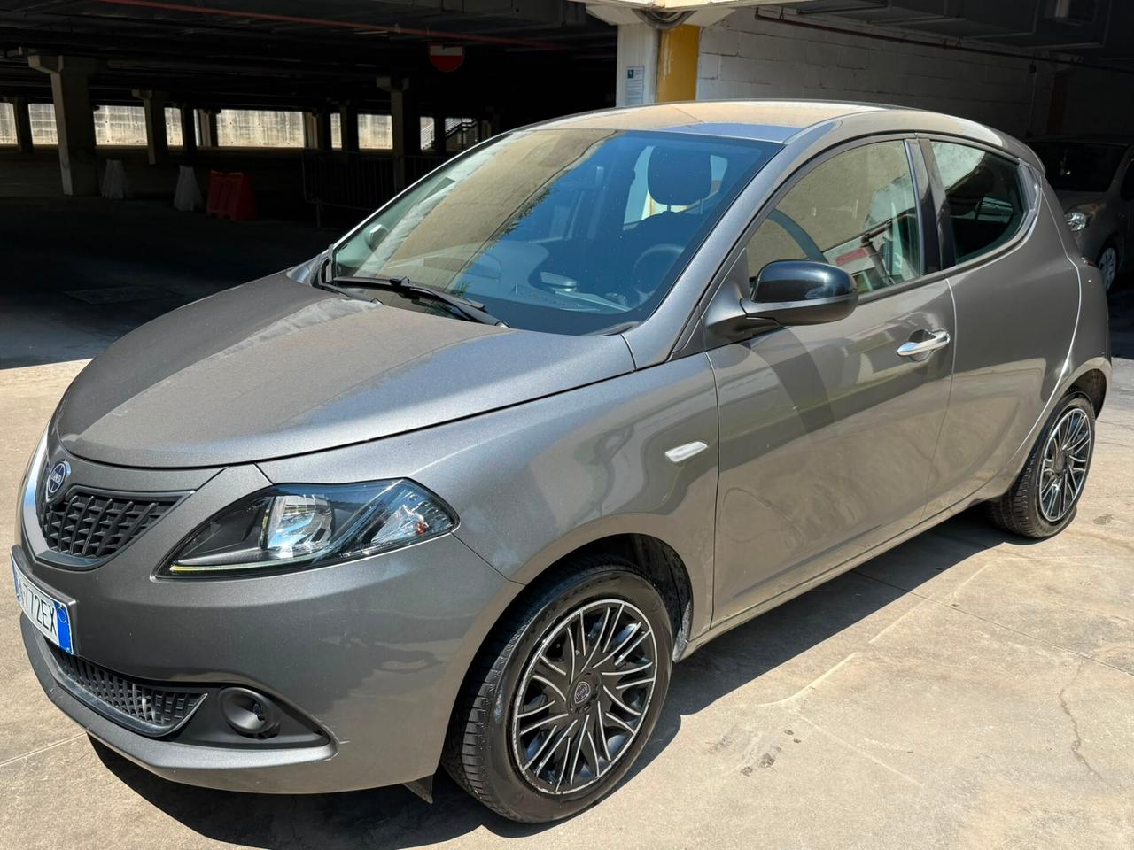Lancia Ypsilon 1.0 FireFly 5 porte S&S Hybrid Gold