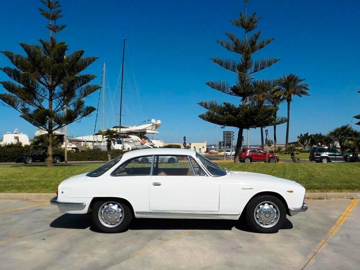 Alfa Romeo Sprint 2000