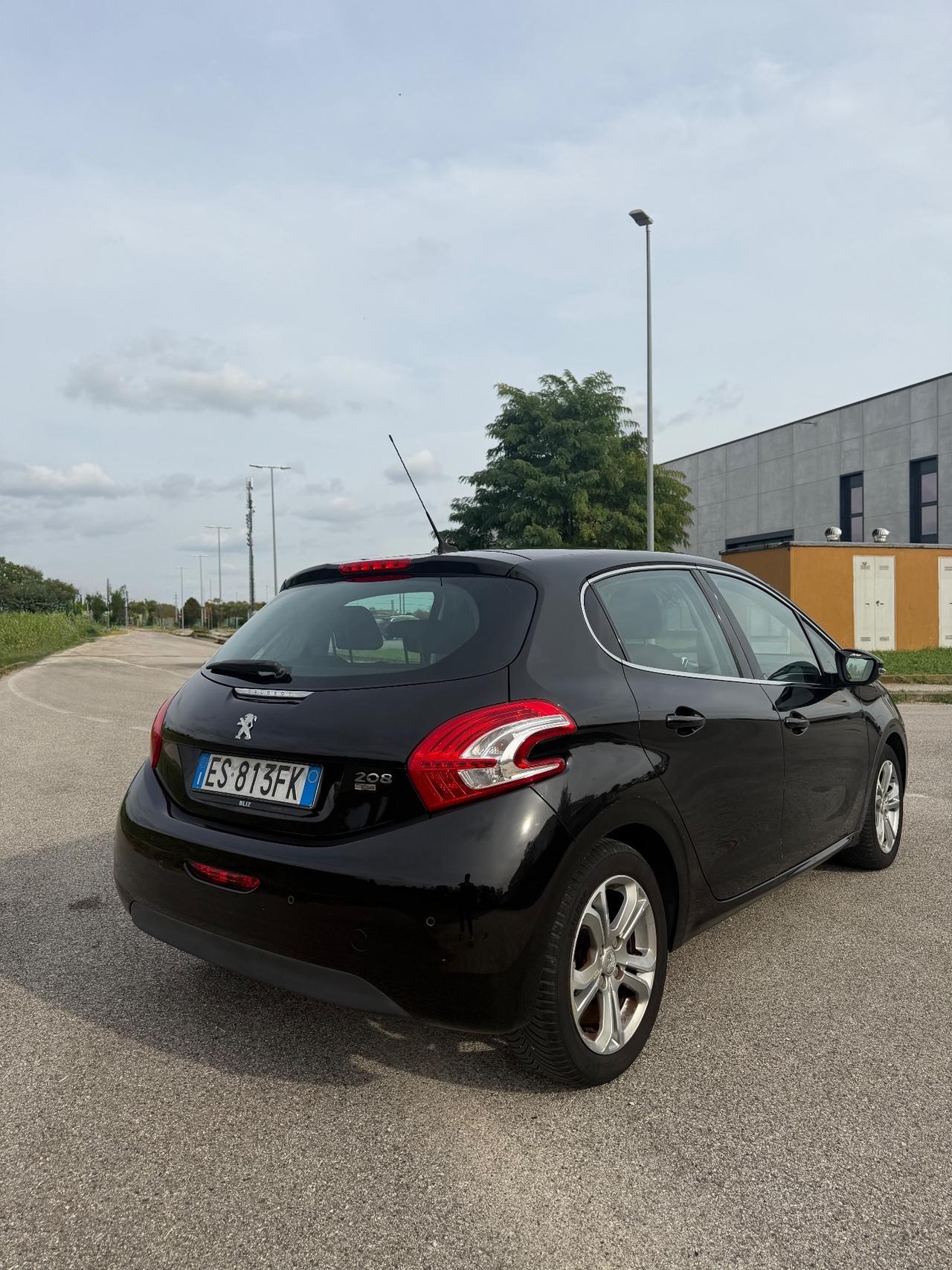 Peugeot 208 1.6 e-HDi 92 CV Stop&Start 5 porte Allure
