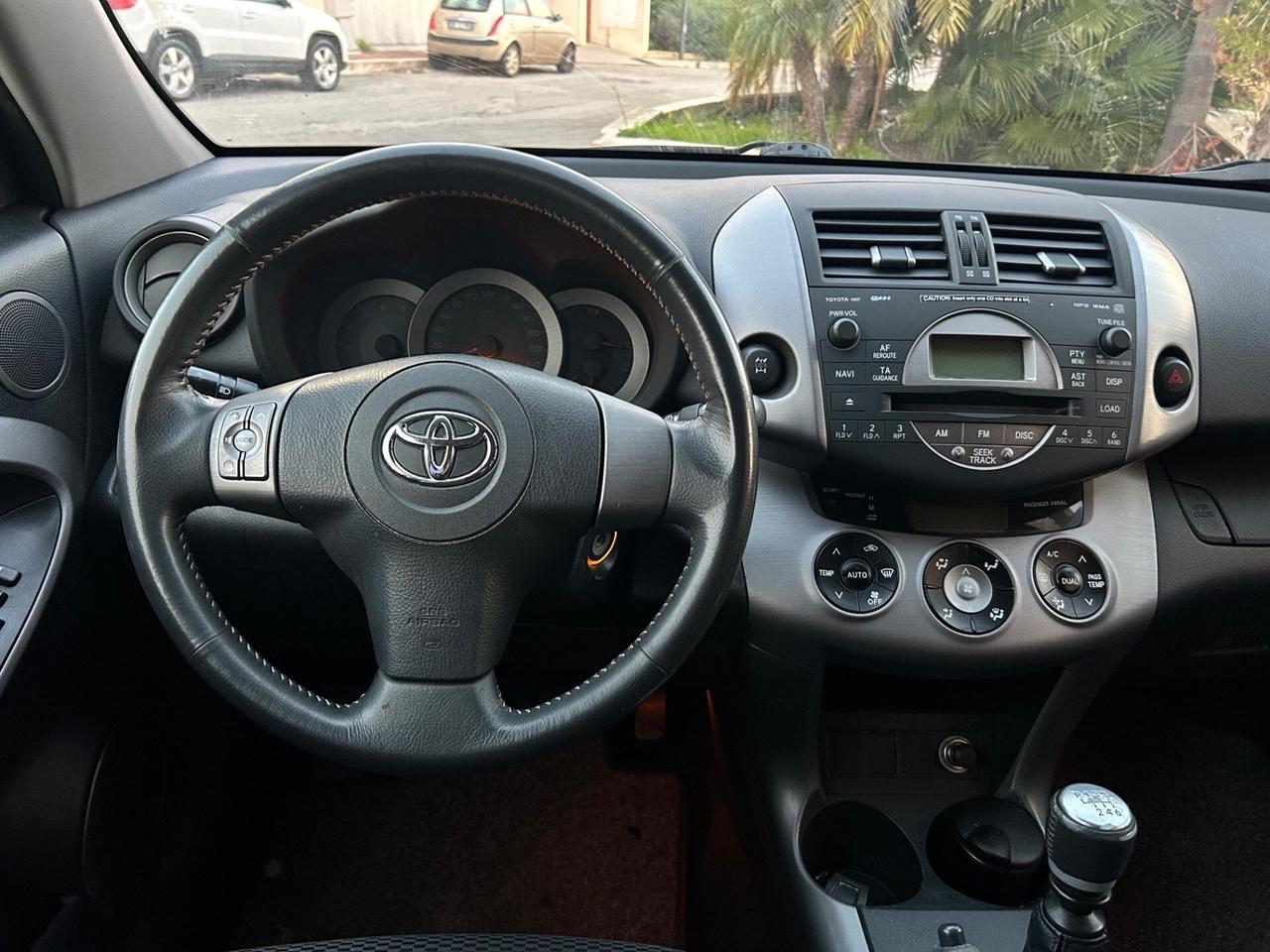 Toyota RAV 4 RAV4 2.2 D-4D 136 CV Sol unico propri