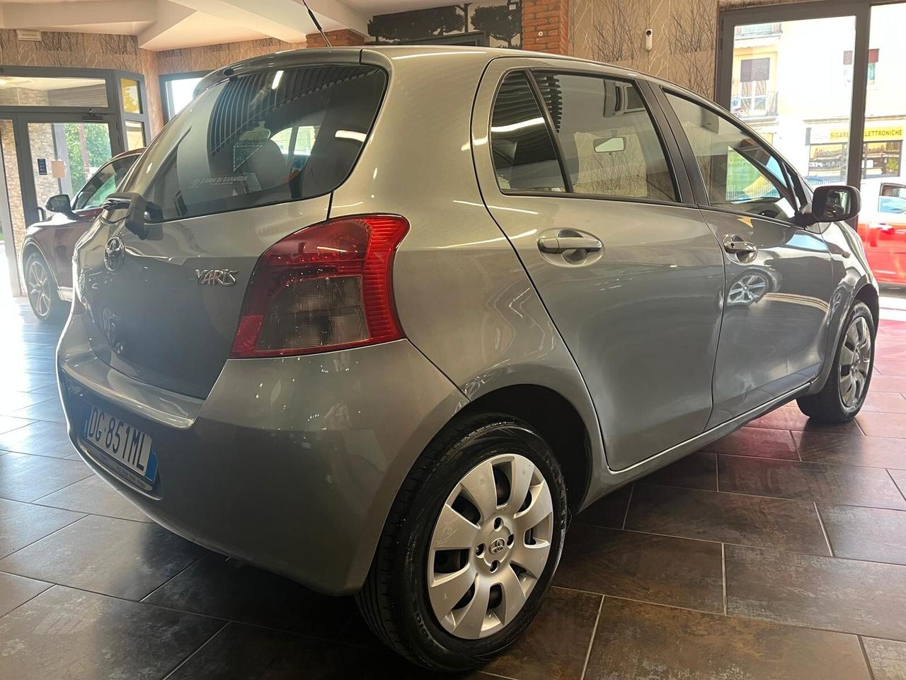 Toyota Yaris 1.0 5 porte Sol