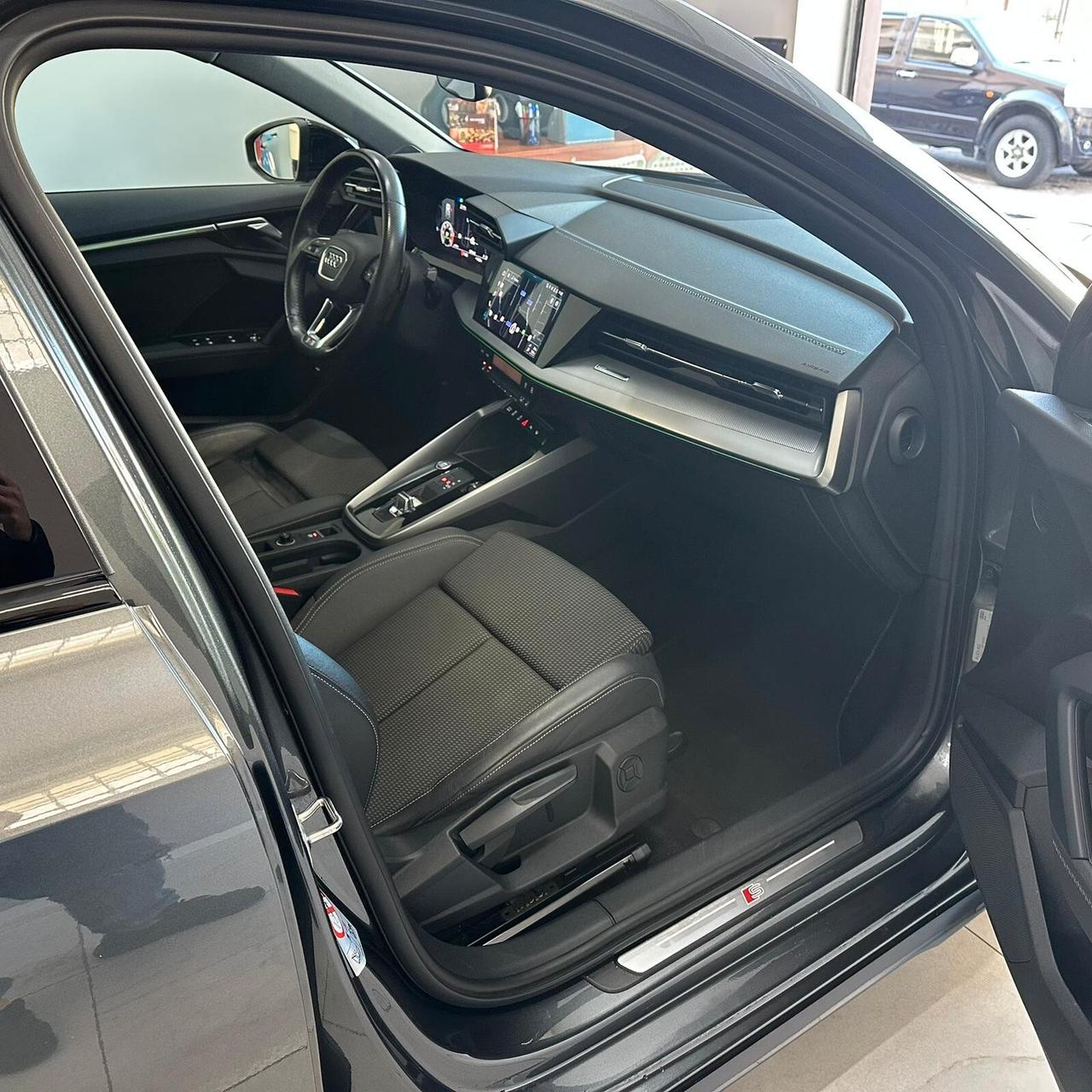 Audi A3 SPB 35 TDI S line edition Identity Black