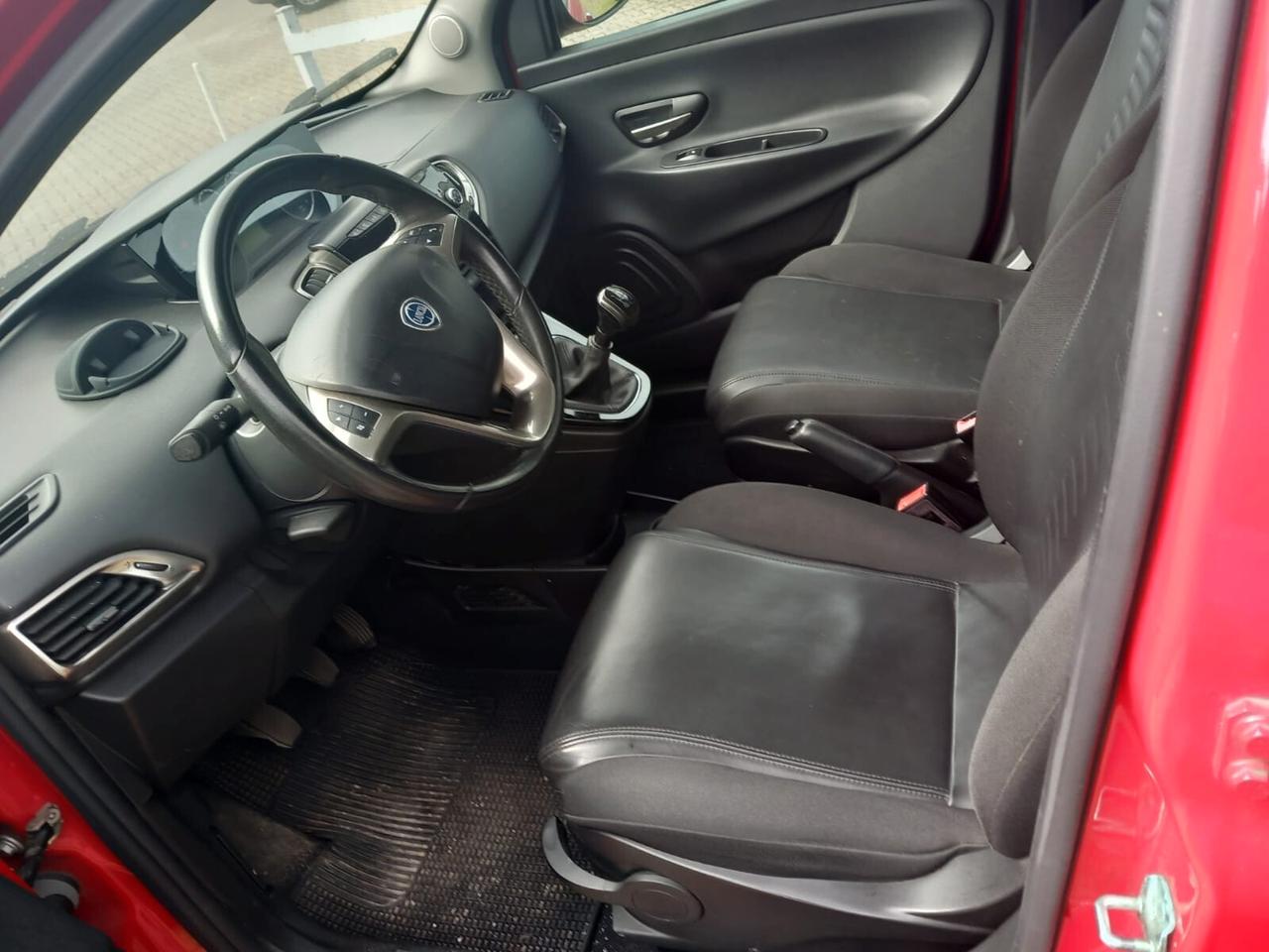 Lancia Ypsilon 1.3 MJT 16V 95 CV 5 porte S&S Silver