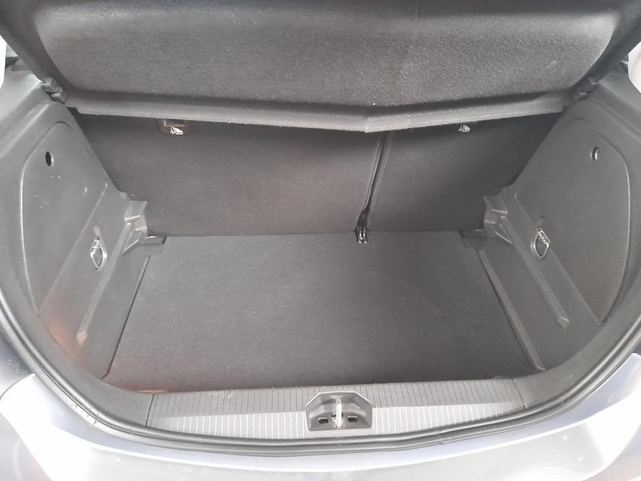 Opel Corsa 1.4 90CV 5 porte n-Joy